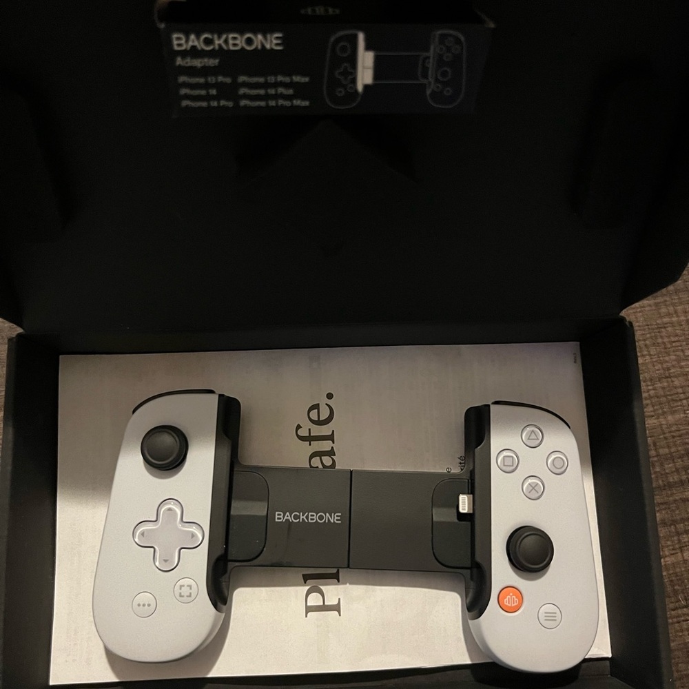 Backbone Gaming Controller for iPhone - Black and White